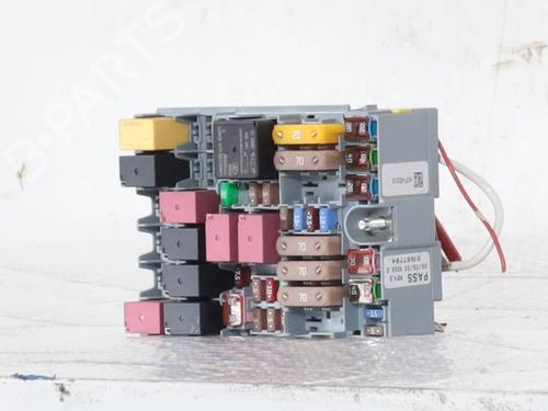 Used Fuse box Fuse box 36217085 36217085