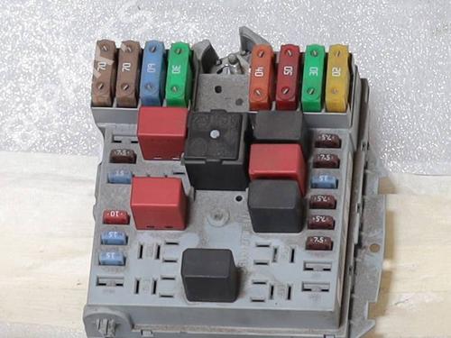 Used Fuse box Fuse box 37710958 37710958