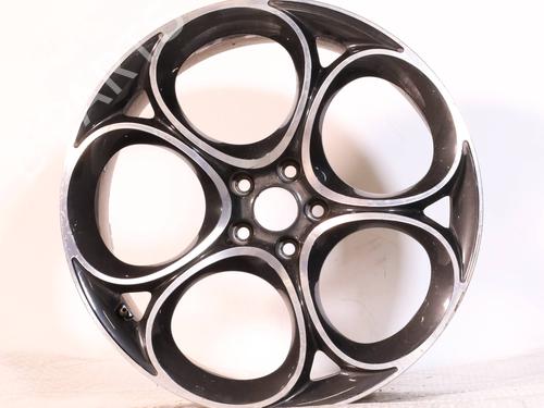 rim-alfa-romeo-stelvio-949_-2016-40117214 main image
