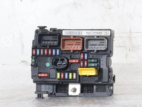 fuse-box-citroen-c3-picasso-sh_-2008-34578153 main image