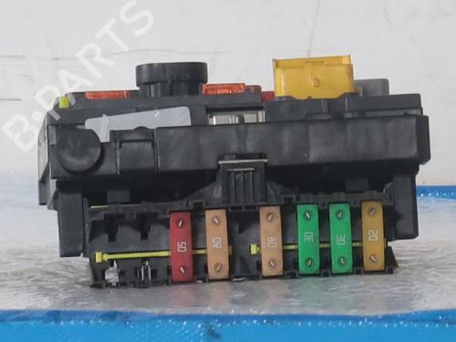 Used Fuse box Fuse box 36217273 36217273
