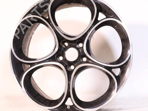 Used Rim Rim ALFA ROMEO GIULIA (952_) 2.2 D (952AEM250, 952AEA250) (160 hp) 40215382 40215382