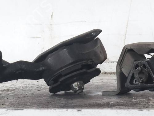 Used Engine mount Engine mount FIAT SEICENTO / 600 (187_) 0.9 (187AXA, 187AXA1A) (39 hp) 33537694 33537694