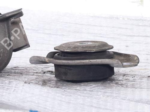 Used Engine mount FIAT 500 (312_) 1.2 (312AXA1A) (69 hp) 31135917
