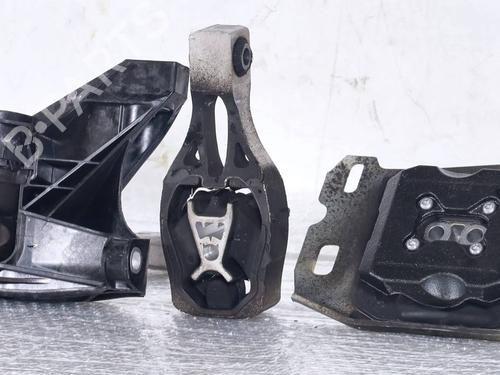 Used Engine mount Engine mount JEEP COMPASS 1.2 Hybrid (146 hp) 31048746 31048746