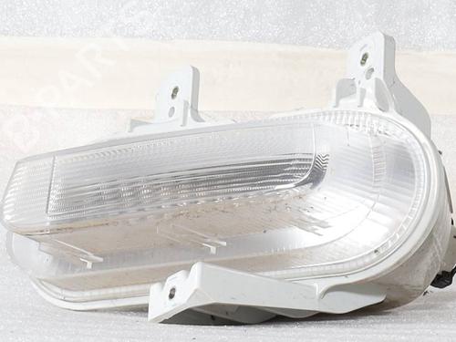 right-daytime-light-jeep-renegade-suv-bu-b1-bv-2014-38590419 main image