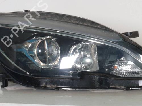 Used Right headlight PEUGEOT 308 SW II (LC_, LJ_, LR_, LX_, L4_) 1.2 THP 130 (131 hp) 30305012