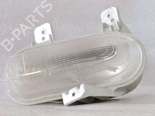 right-daytime-light-jeep-renegade-suv-bu-b1-bv-2014-37231282 main image