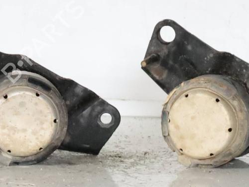 Used Engine mount Engine mount JEEP WRANGLER IV (JL) 2.2 Multijet II (JL72, JL74) (200 hp) 27337936 27337936