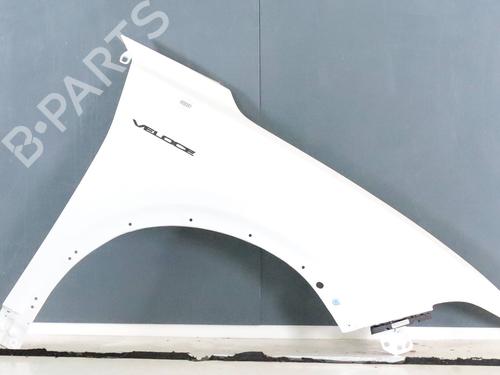 right-front-fenders-alfa-romeo-tonale-965_-2022-30130329 main image
