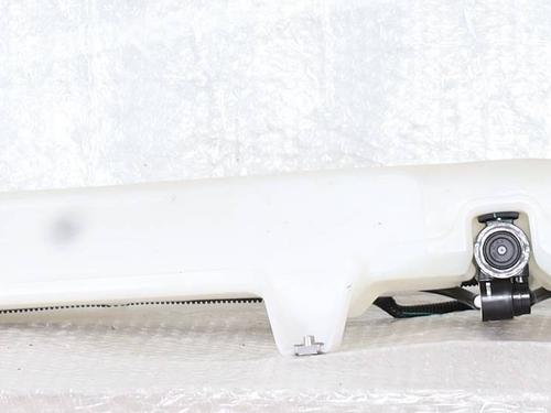 Used Windscreen washer tank Windscreen washer tank 39403590 39403590