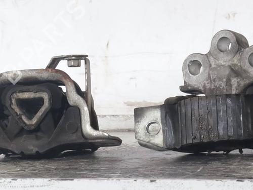 Used Engine mount Engine mount FIAT GRANDE PUNTO (199_) 1.2 (65 hp) 33537567 33537567