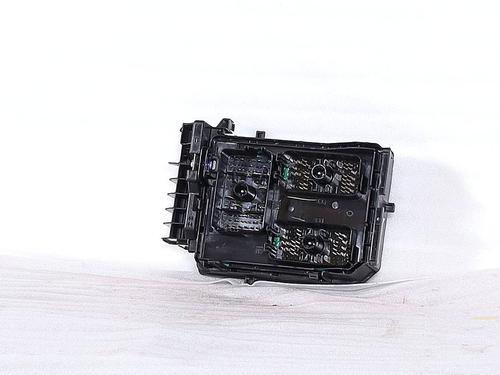 fuse-box-opel-astra-k-b16-2015-2016-2017-2018-2019-2020-2021-2022-39135609 main image