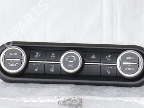 climate-control-alfa-romeo-giulia-952_-2015-37231259 main image
