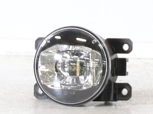 right-front-fog-light-jeep-renegade-suv-bu-b1-bv-2014-23965443 main image