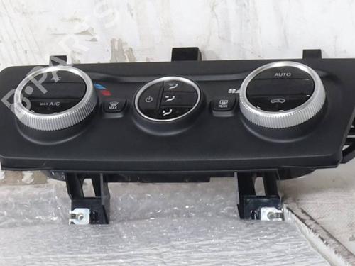 climate-control-fiat-tipo-saloon-356_-357_-2015-37258478 main image