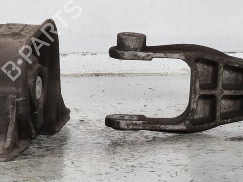 Used Engine mount Engine mount OPEL CORSA C (X01) 1.2 Twinport (F08, F68) (80 hp) 29892365 29892365