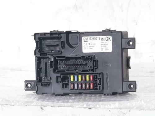 Used Fuse box Fuse box 36217366 36217366