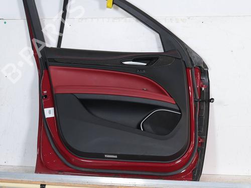 left-front-door-alfa-romeo-stelvio-949_-2016-23133599 main image