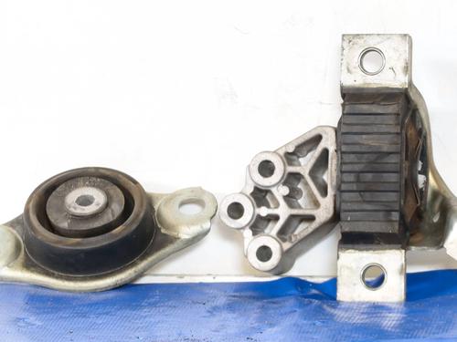 Used Engine mount Engine mount FIAT PANDA (169_) 1.2 (169.AXB11, 169.AXB1A) (60 hp) 33283319 33283319