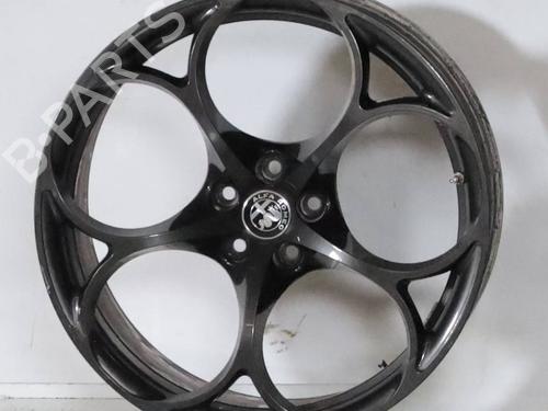 rim-alfa-romeo-stelvio-949_-2016-27337805 main image