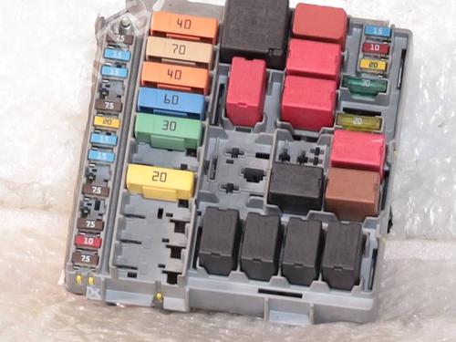 Used Fuse box Fuse box FIAT PANDA (169_) 1.2 Natural Power (169.AXB1A) (60 hp) 40523629 40523629