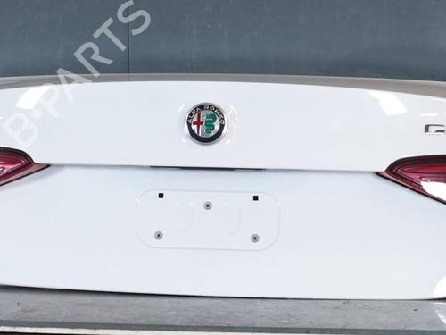 tailgate-alfa-romeo-giulia-952_-2015-33269159 main image