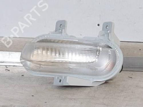 right-daytime-light-jeep-renegade-suv-bu-b1-bv-2014-24555097 main image