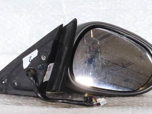 right-mirror-alfa-romeo-giulia-952_-2015-40039714 main image
