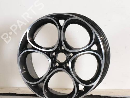 rim-alfa-romeo-giulia-952_-2015-30662231 main image