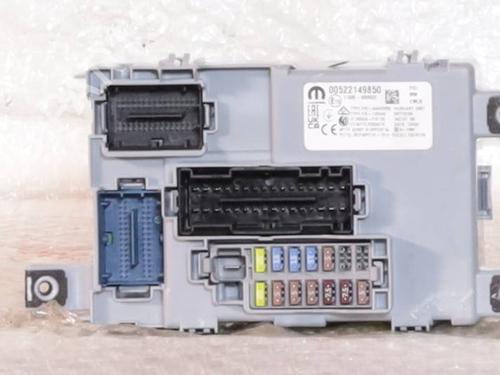 fuse-box-abarth-500-595-695-2008-39973267 main image