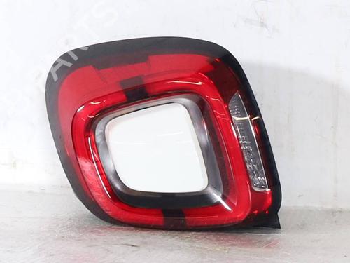 right-taillight-fiat-500x-334_-2014-31941846 main image