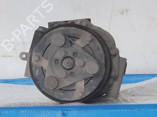 Used AC compressor AC compressor FIAT GRANDE PUNTO (199_) 1.3 D Multijet (199.AXD11, 199.AXD1A, 199.AXD1B,... (90 hp) 32706889 32706889