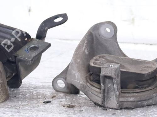 Used Engine mount Engine mount FIAT PUNTO (188_) 1.2 60 (188.030, .050, .130, .150, .230, .250) (60 hp) 31048748 31048748