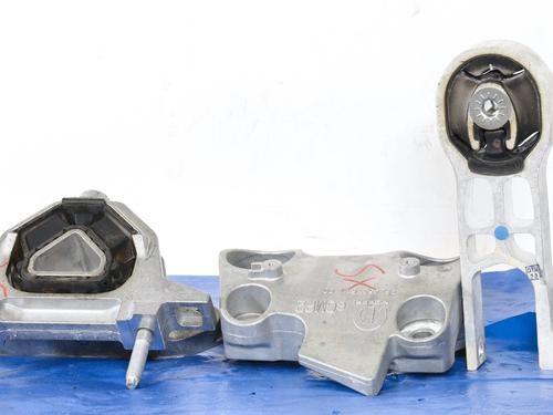 Used Engine mount Engine mount FIAT 600e / 600 (365_, 364_) Electric (156 hp) 30084187 30084187