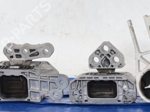 Used Engine mount JEEP RENEGADE SUV (BU, B1, BV) 1.5 T4 Hybrid (131 hp) 30443108