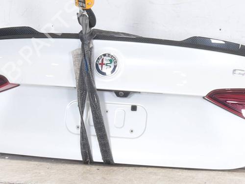 tailgate-alfa-romeo-giulia-952_-2015-27640466 main image