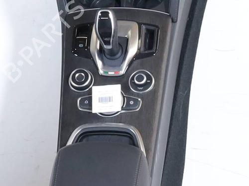 Used Gear lever Gear lever ALFA ROMEO STELVIO (949_) 2.0 Q4 (949.AXF2A) (201 hp) 30738525 30738525