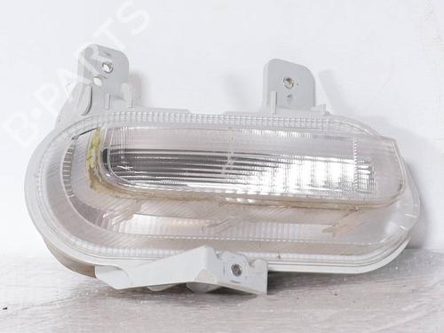 left-daytime-light-jeep-renegade-suv-bu-b1-bv-2014-39068748 main image