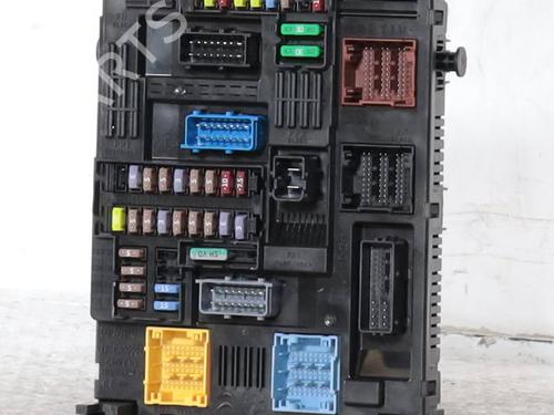 Used Fuse box Fuse box FIAT 600e / 600 (365_, 364_) Electric (156 hp) 34713535 34713535