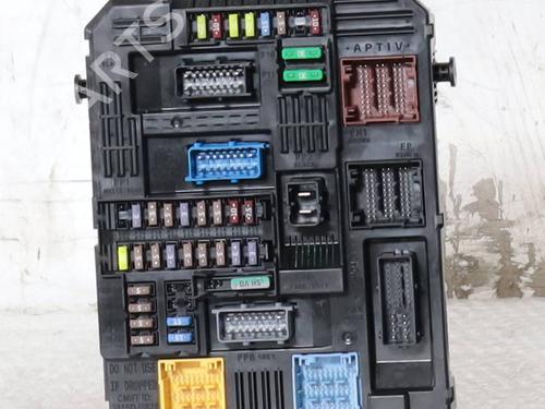Used Fuse box Fuse box 37258723 37258723