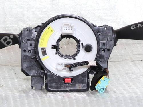 steering-column-stalk-abarth-500e-hatchback-332_-2023-39068726 main image