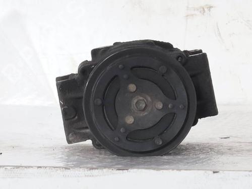 Used AC compressor AC compressor LANCIA YPSILON (843_) 1.3 D Multijet (843.AXE11, 843.AXE1A) (90 hp) 31902283 31902283