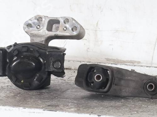 Used Engine mount Engine mount 36774497 36774497