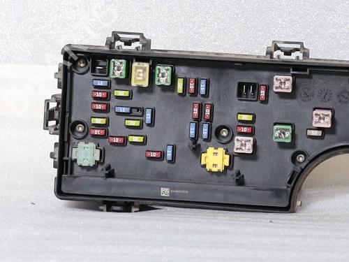 Used Fuse box Fuse box 39261755 39261755