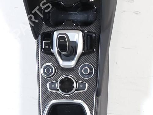 Used Gear lever ALFA ROMEO GIULIA (952_) 2.2 D Q4 (952AFA45M) (180 hp) 30738583