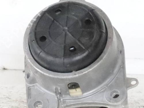 Used Engine mount Engine mount ALFA ROMEO GIULIA (952_) 2.2 D (952AFA25, 952AFM25, 952ALA25) (180 hp) 26309808 26309808