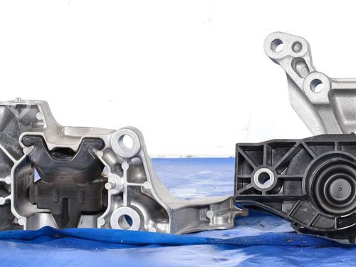 Used Engine mount Engine mount FIAT 600e / 600 (365_, 364_) Mild Hybrid (101 hp) 30261032 30261032