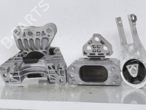 engine-mount-jeep-renegade-suv-bu-b1-bv-2014-29403207 main image