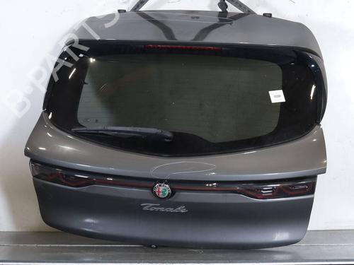 tailgate-alfa-romeo-tonale-965_-2022-40071762 main image